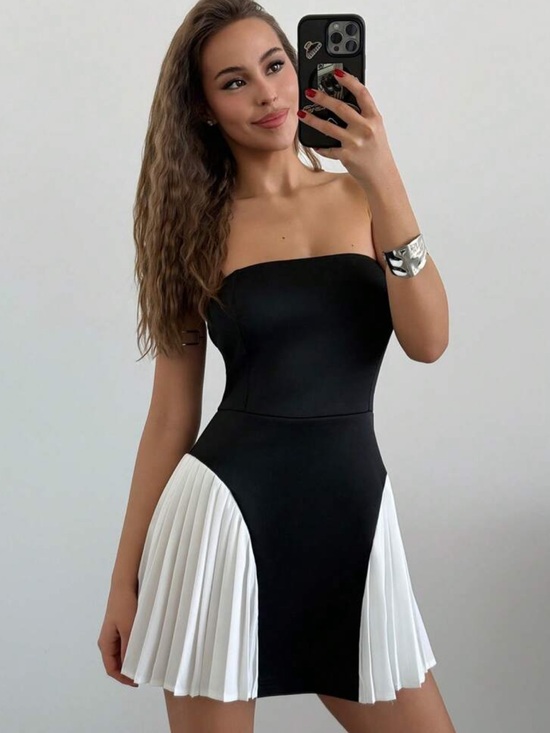 Dresses & Skirts - Strapless Black & White Pleated Mini Dress